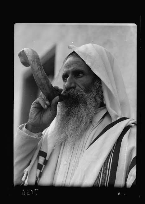 blowing-of-shofar
